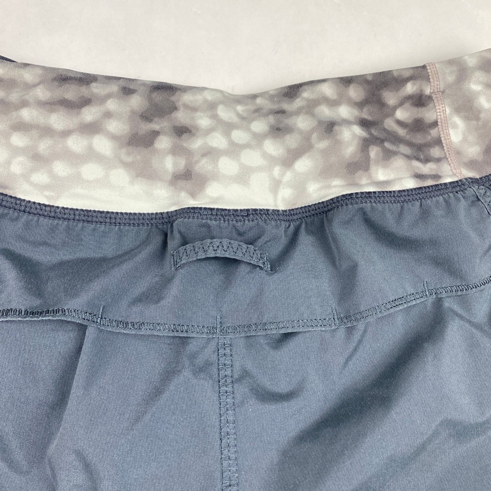 Lululemon Shorts Women's Size 4 - All Sport Running Gray - Picture 6 of 14